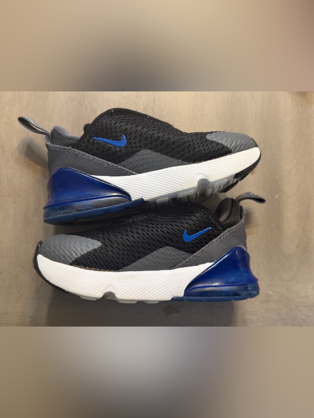 Nike Air Max 270 boys Black and Royal blue sneakers 7c NO BOX